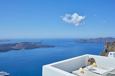 کاتیکیز کروماتا سانتورینی د لیدینگ هتلز آف