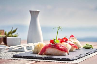 کاتیکیز کروماتا سانتورینی د لیدینگ هتلز آف