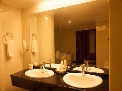 پیکاک آل سوئیتز