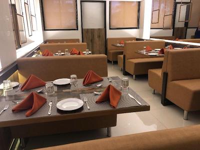 کیریاد هتل ویجایاپورا