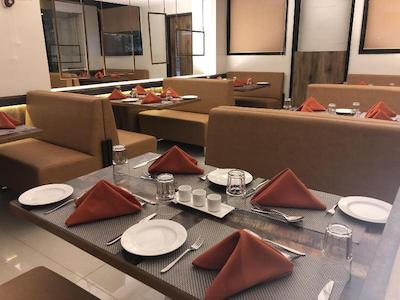 کیریاد هتل ویجایاپورا