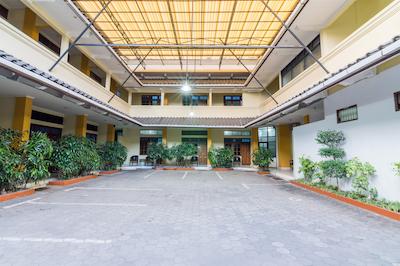 او وای او 1309 هتل شفیرا