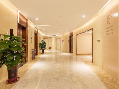 لاواندی هتلا جینینگ پارتی اسکول بیلدینگ