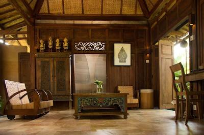 یابیکایو اکو بونگالوز