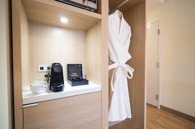 اینساینیا اسند هتل کالکشن