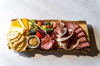 اینساینیا اسند هتل کالکشن