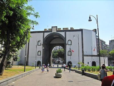 بی بی ویوا تاپولی