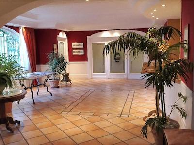 هتل مدیترانئو