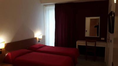 هتل مدیترانئو