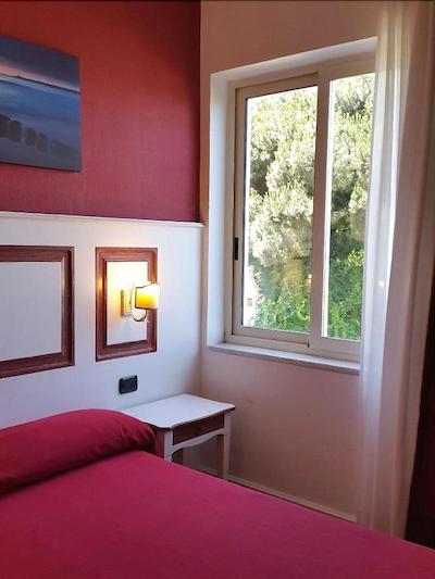 هتل مدیترانئو