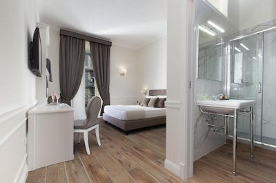 لا فونتانینا سوئیتز