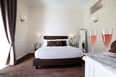 لا فونتانینا سوئیتز