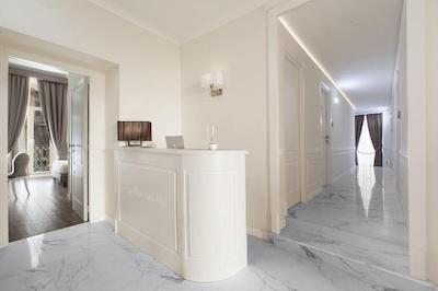 لا فونتانینا سوئیتز