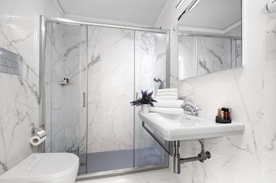 لا فونتانینا سوئیتز