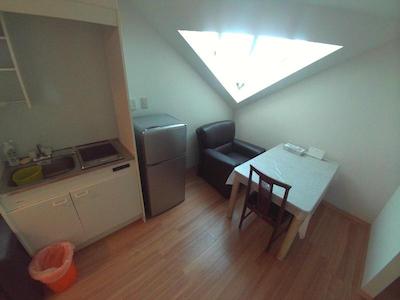 پالت تاکاشی مادایرا گست هاوس