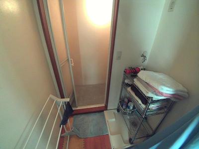 پالت تاکاشی مادایرا گست هاوس