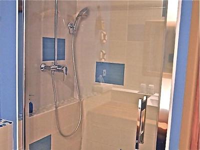 لا کا لستین