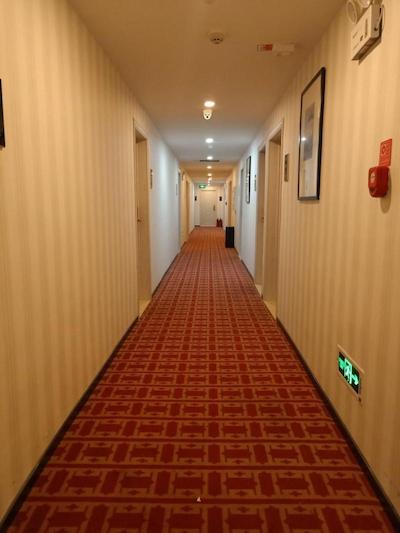 پای هتلسا یورومکی ساوت گست ژینهوآ بوک استور