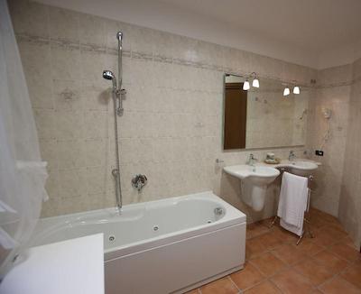 هتل ال برونلو دی مونتاکینو