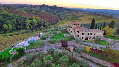 لا لژیا ویلا گلوریا