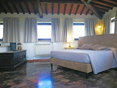 لا لژیا ویلا گلوریا