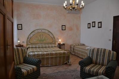 لا لژیا ویلا گلوریا