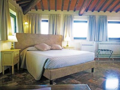 لا لژیا ویلا گلوریا