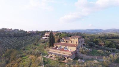 لا لژیا ویلا گلوریا