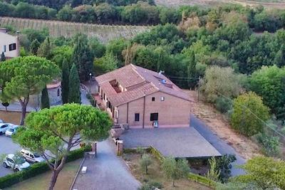 لا لژیا ویلا گلوریا