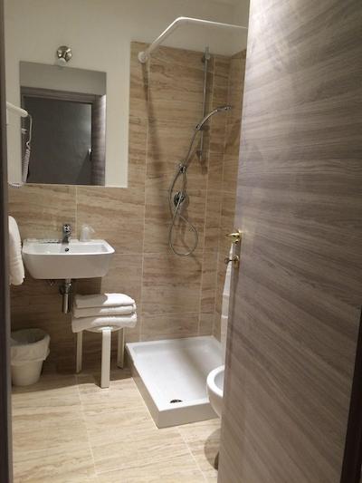 ریلیز لا کورته دی کاوالیر