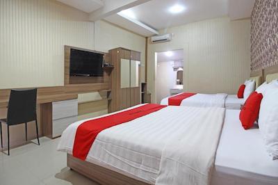 رد دورز نیر جوگجا سیتی مال