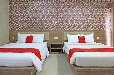 رد دورز نیر جوگجا سیتی مال