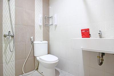 رد دورز نیر جوگجا سیتی مال