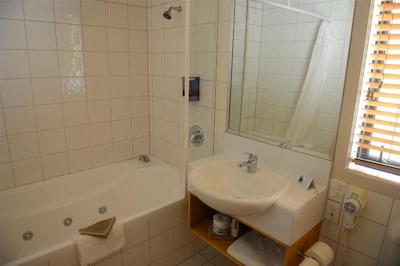 ویکتوریا کورت موتور لاج