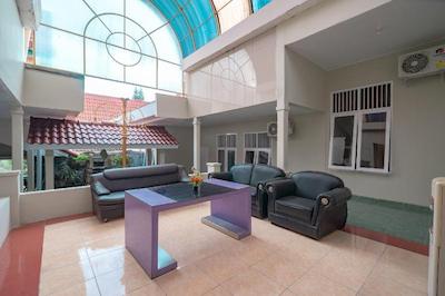 او وای او آنوگرا ویساتا هتل