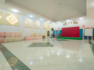 او وای او آنوگرا ویساتا هتل