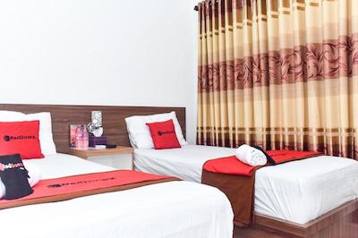 رد دورز نیر یو جی ام 3