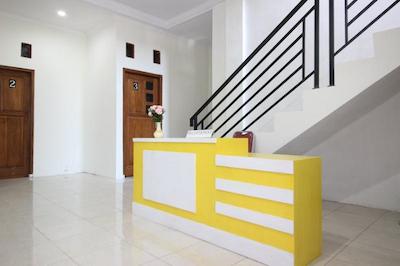 رد دورز نیر یو جی ام 3