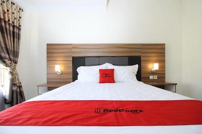 رد دورز نیر یو جی ام 3