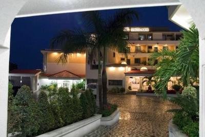 اکسکلاریس گرند ریزورت کونونشن اند اسپا