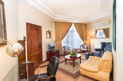 گلد کرست هتل آروشا