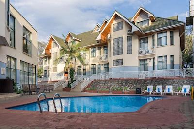 گلد کرست هتل آروشا