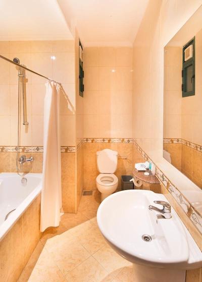 گلد کرست هتل آروشا