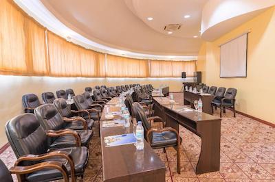 گلد کرست هتل آروشا