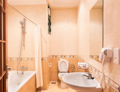 گلد کرست هتل آروشا