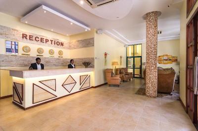 گلد کرست هتل آروشا