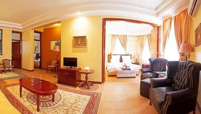 گلد کرست هتل آروشا