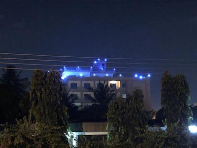 میپل لیف هتل