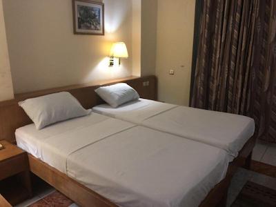 میپل لیف هتل