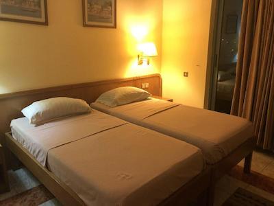 میپل لیف هتل